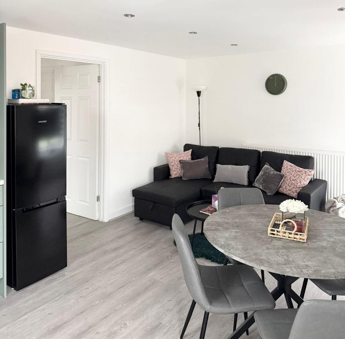 Cosy 2-Bedroom Flat in the heart of Melton Mowbray, Leicestershire - Housity