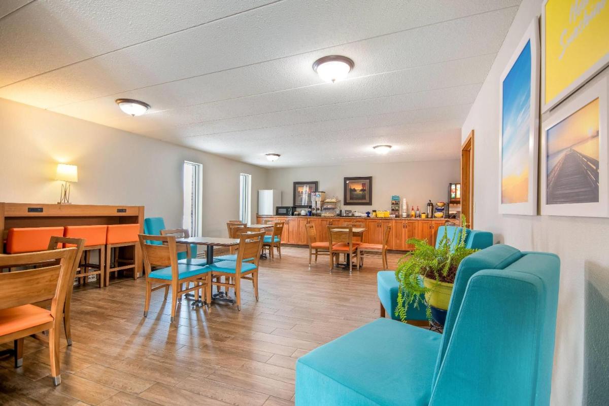Days Inn by Wyndham International Falls - Housity