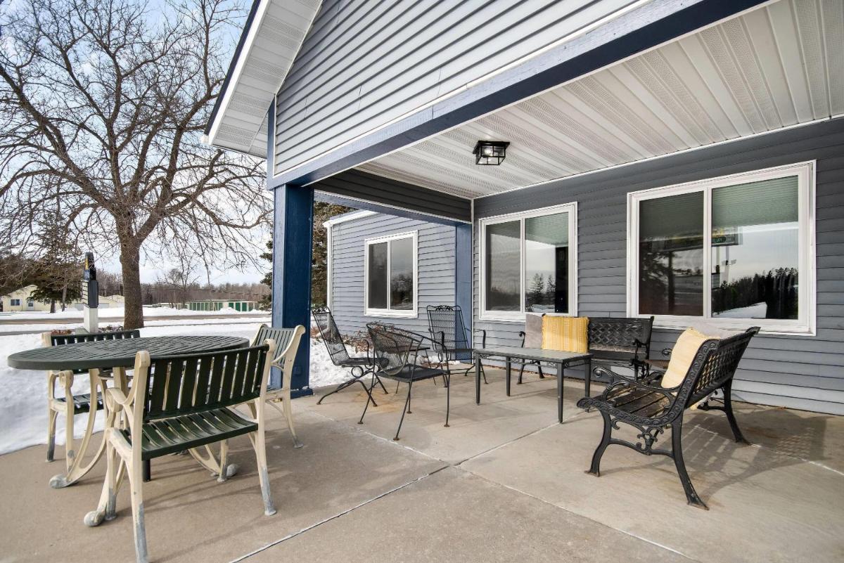 Days Inn by Wyndham International Falls - Housity