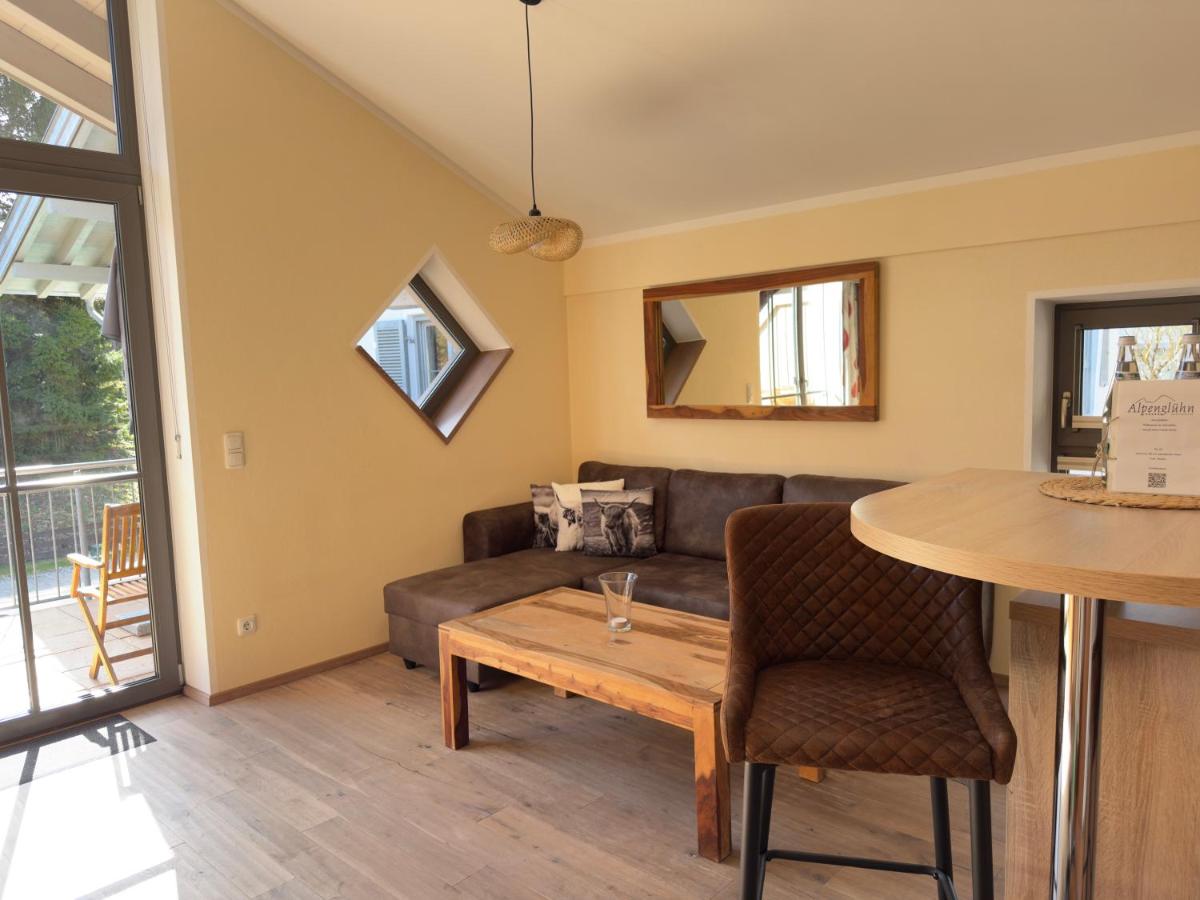 Ein Sitzbereich in der Unterkunft Alpenglühn Apartments - Adult Only