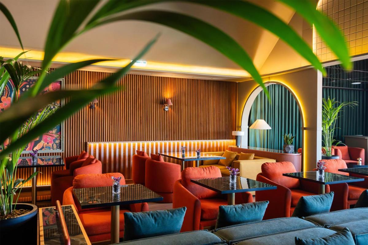 Uma área de estar em Hilton Porto Gaia