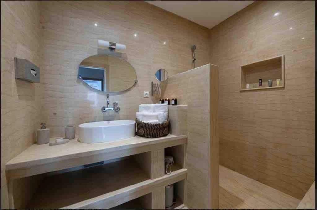 Luxury two bedrooms apartment - Best Location - Housity