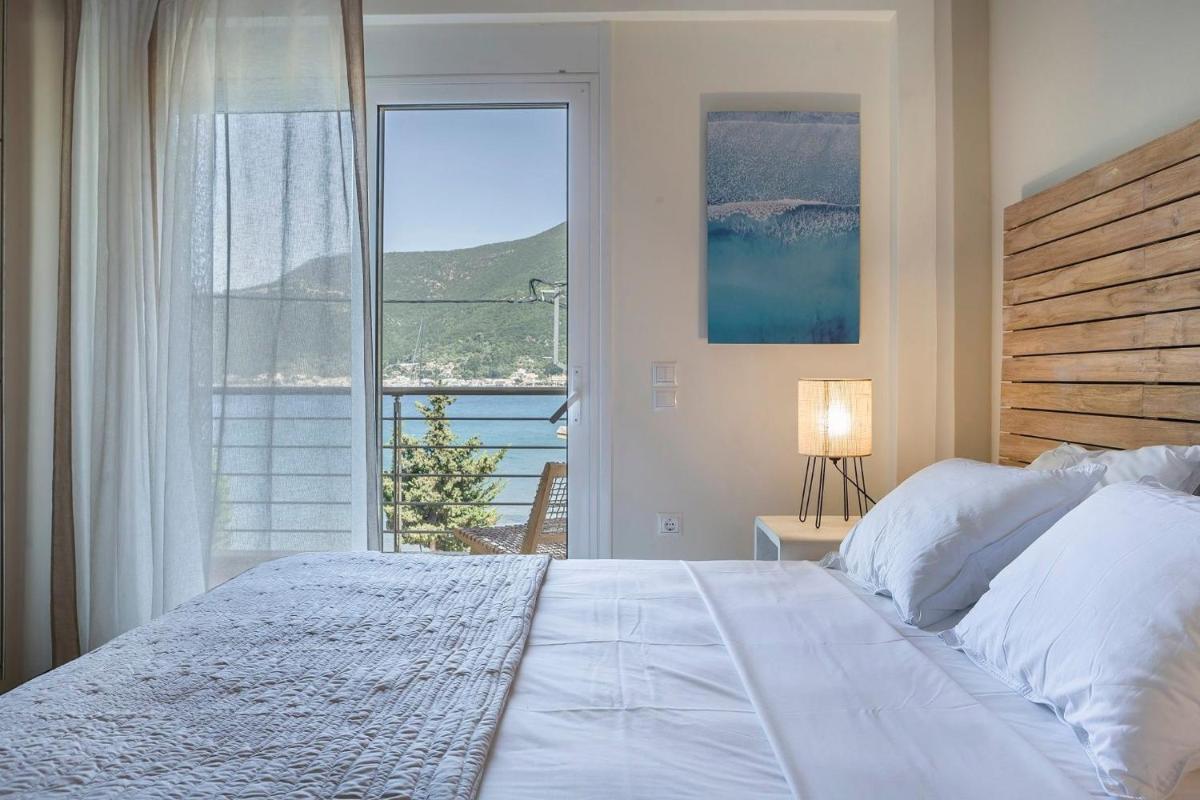 Deluxe Kefalonia Apartment Apartment Ammos 3 Bedroom Pool Sea View Karavomilos - Housity