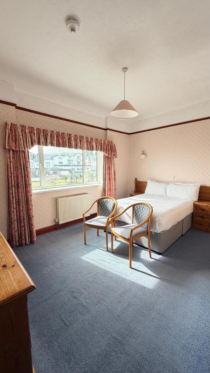 Channel View Hotel - Housity