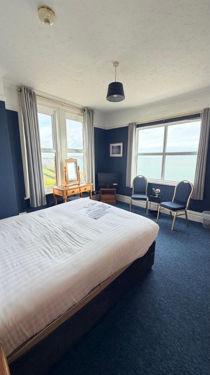 Channel View Hotel - Housity