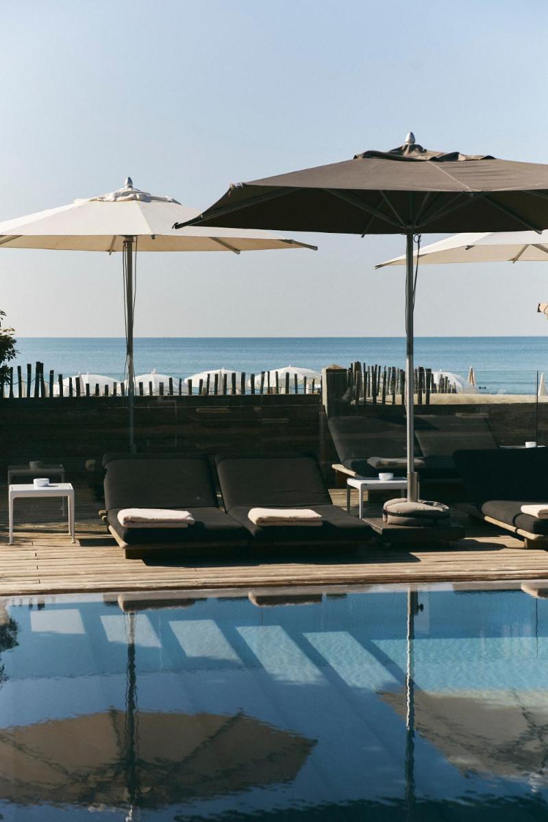 Vue générale sur la mer ou vue sur la mer prise depuis l'hôtel