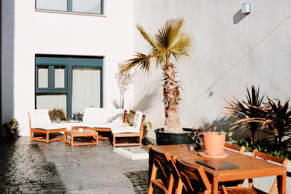 Apartamentos Los Flamencos - Housity