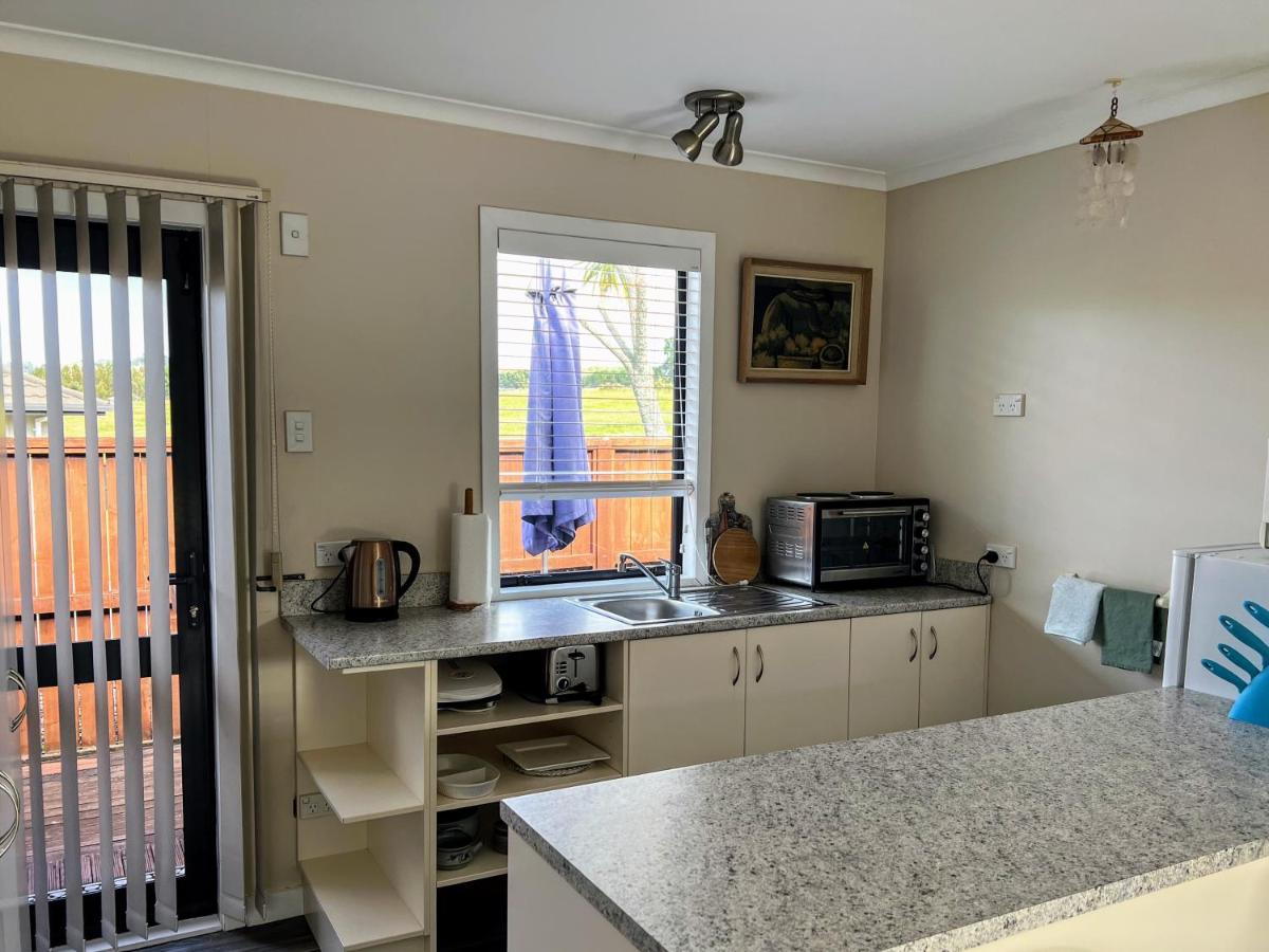 Almost Country - Housity