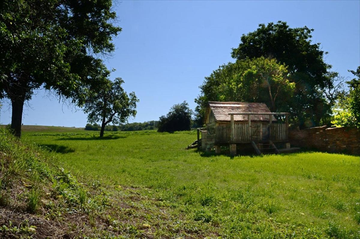 Zengőalja Vendégház - Housity