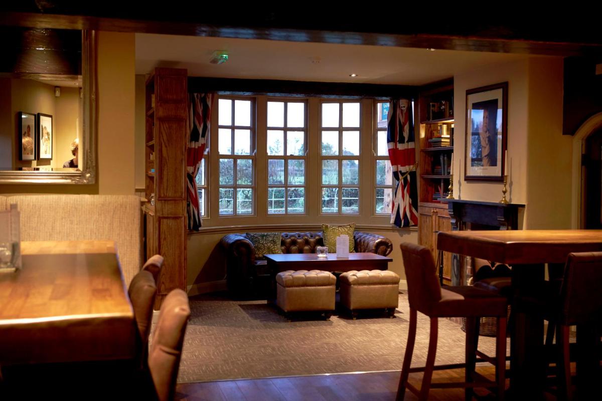 The Golden Pheasant - Housity