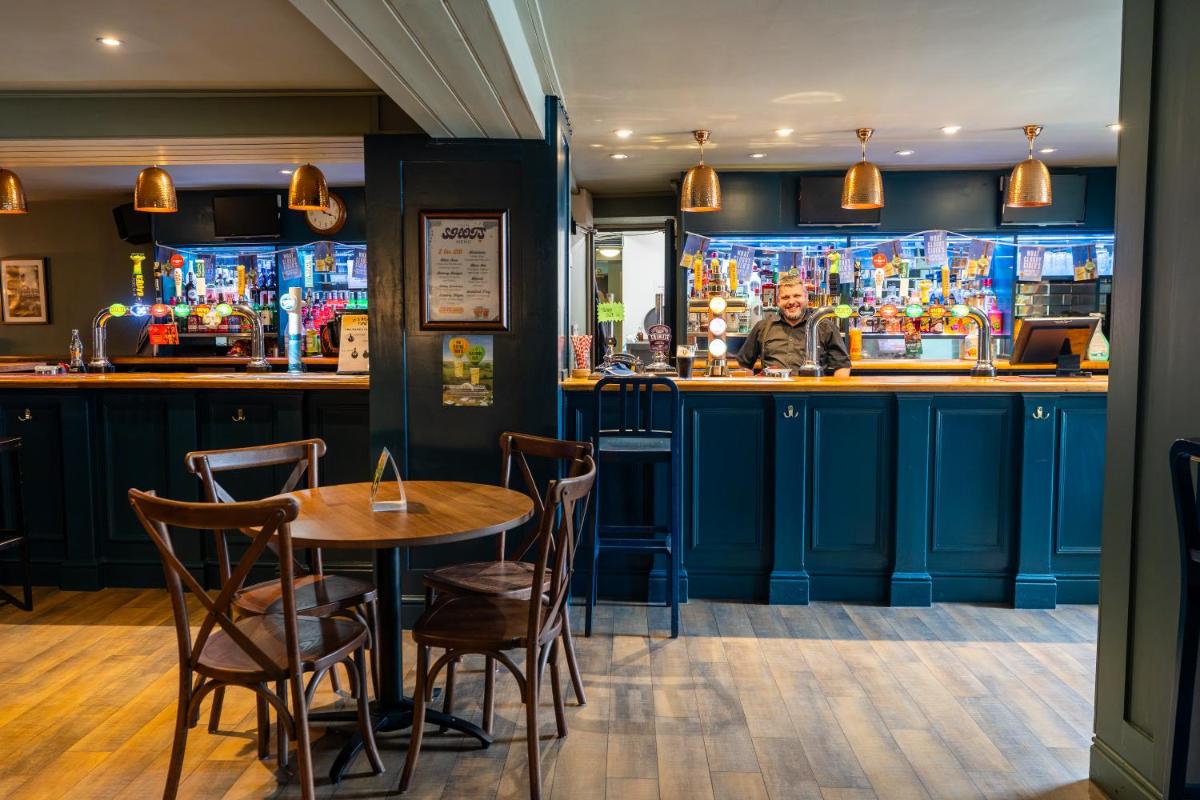 Tyacks Hotel - Housity