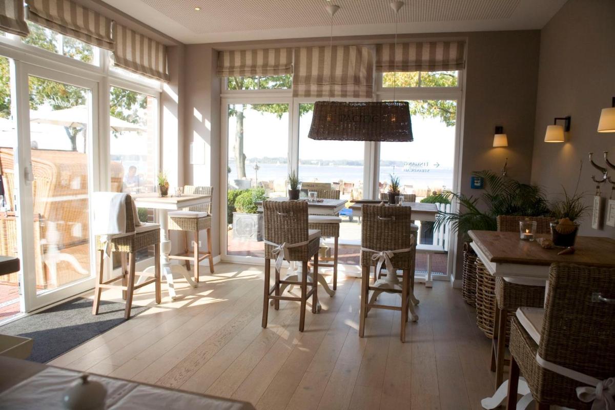 StrandHotel Seeblick, Ostseebad Heikendorf - Housity