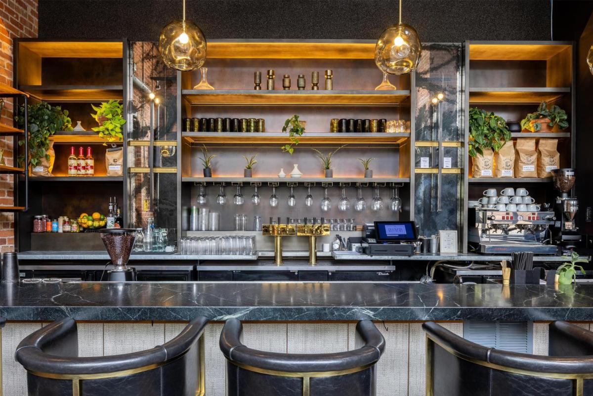 Foundry Hotel Asheville, Curio Collection By Hilton - Housity