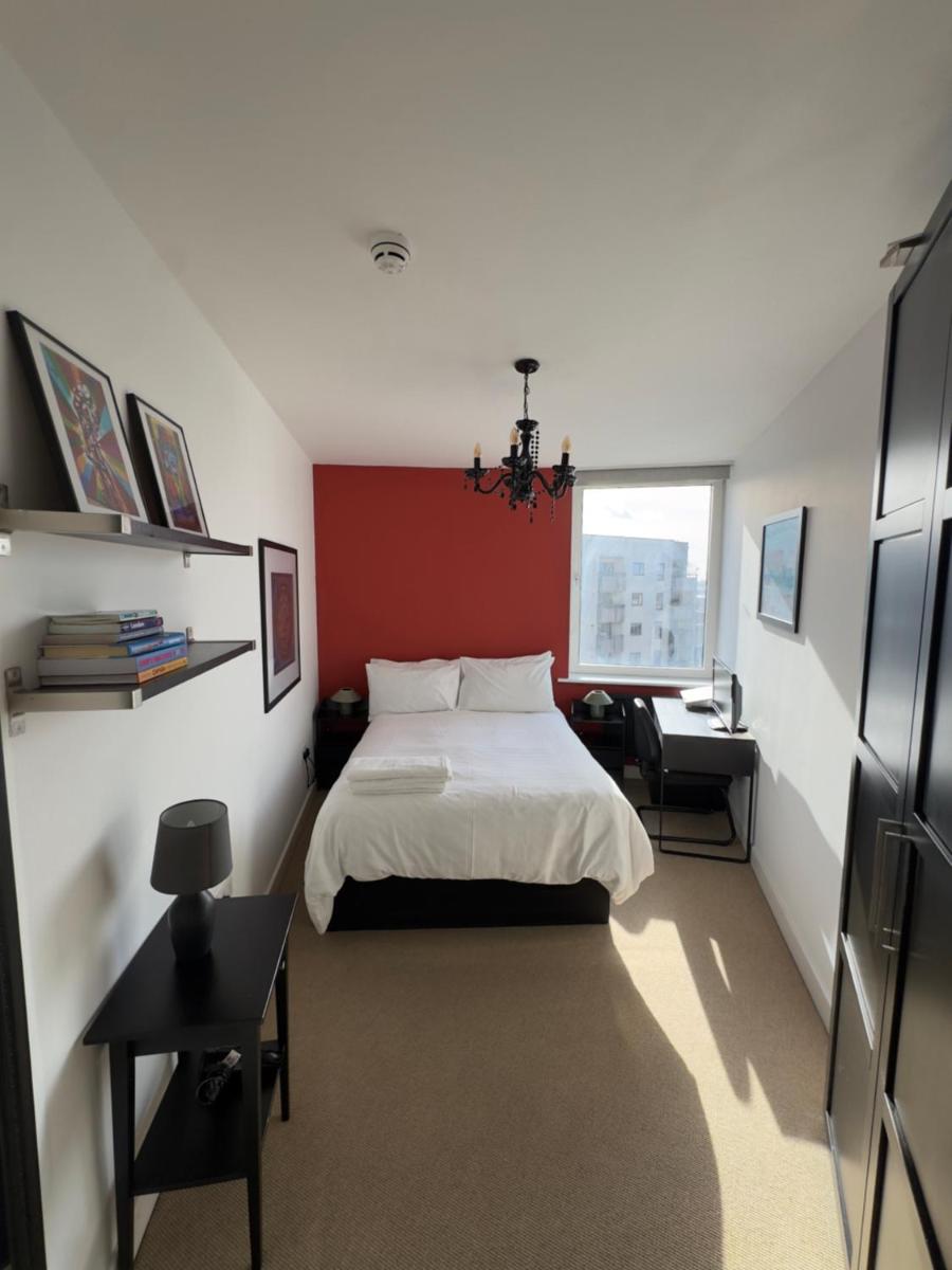 Modern 2 Bedroom Penthouse with Balcony & Parking - Hizvo