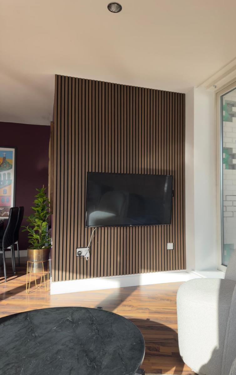 Modern 2 Bedroom Penthouse with Balcony & Parking - Hizvo