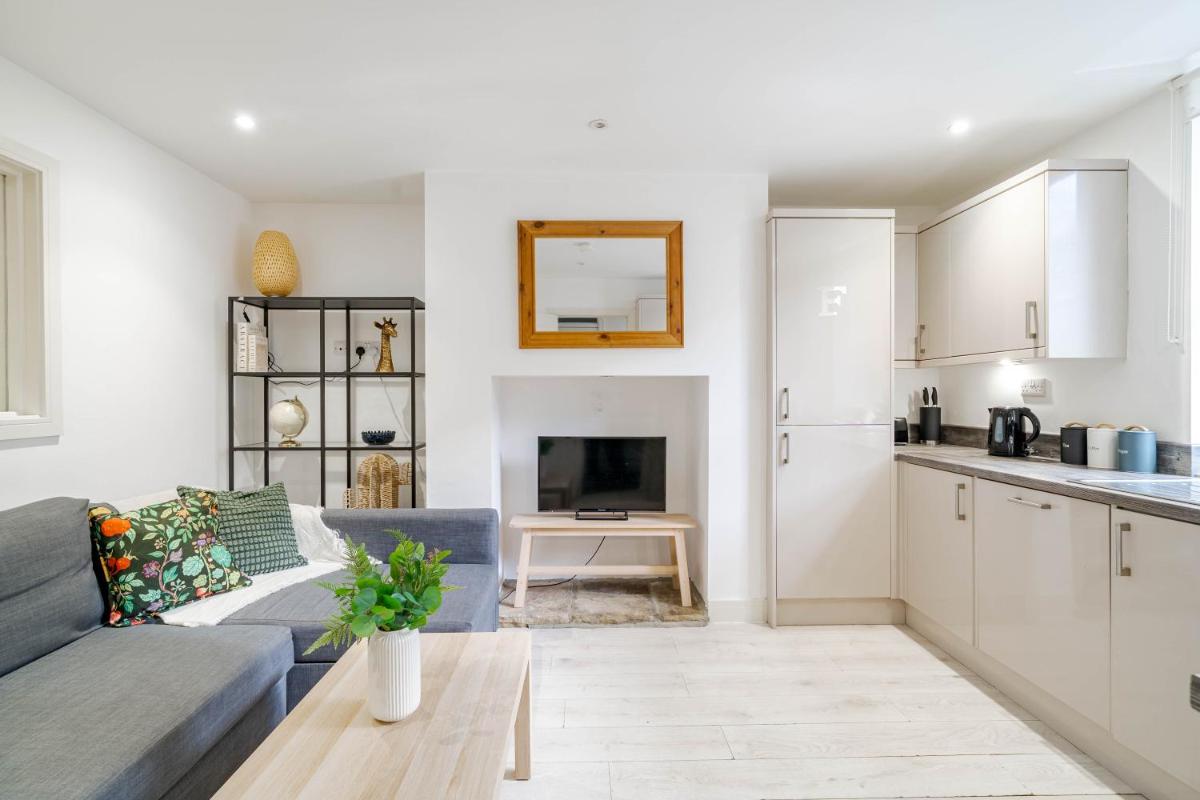 Stunning Flat in Chapel Allerton - Leeds Sleeps 4 - Housity
