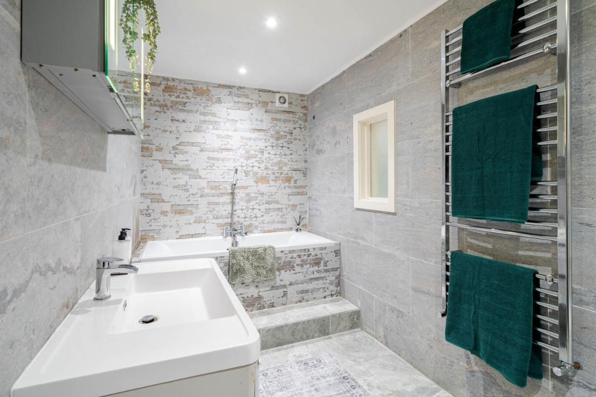 Stunning Flat in Chapel Allerton - Leeds Sleeps 4 - Housity