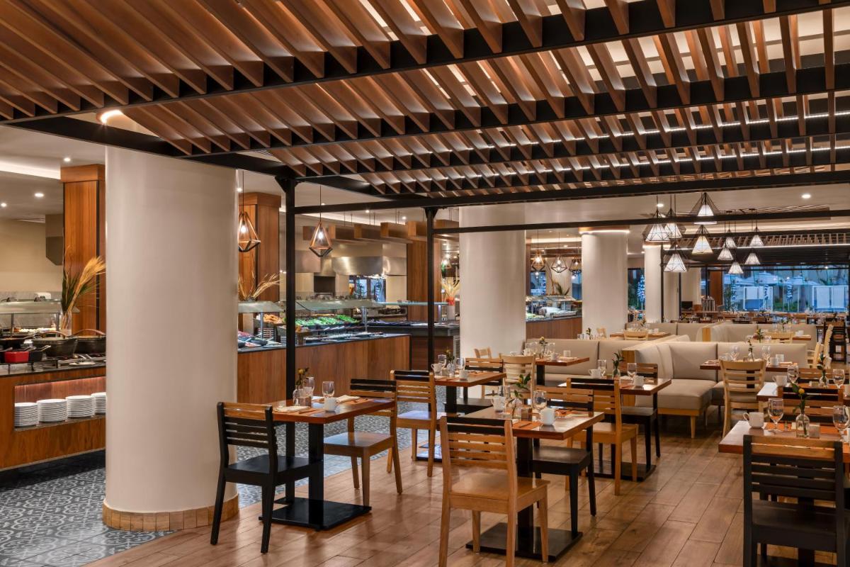 Hilton Cancun Mar Caribe All-Inclusive Resort - Housity