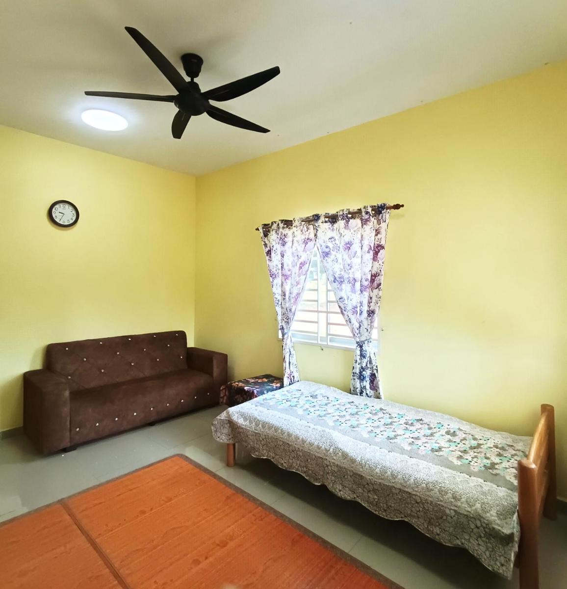 Homestay Inap Desa Azizah Masjid Tanah - Housity