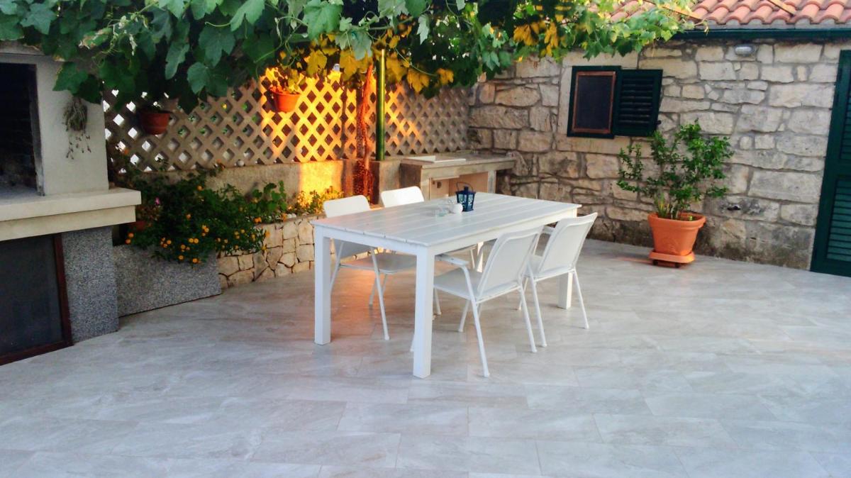 Apartments Iris - Housity