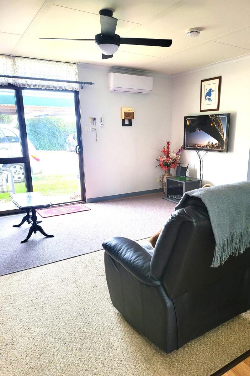 Sally's Retreat - Housity