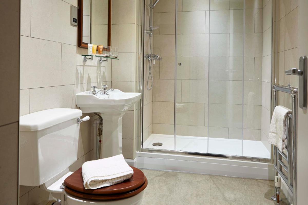 The Golden Pheasant - Housity