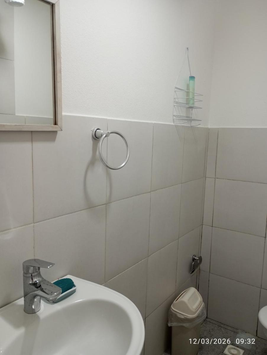 Sencillo PH zona céntrica sin garage - Housity