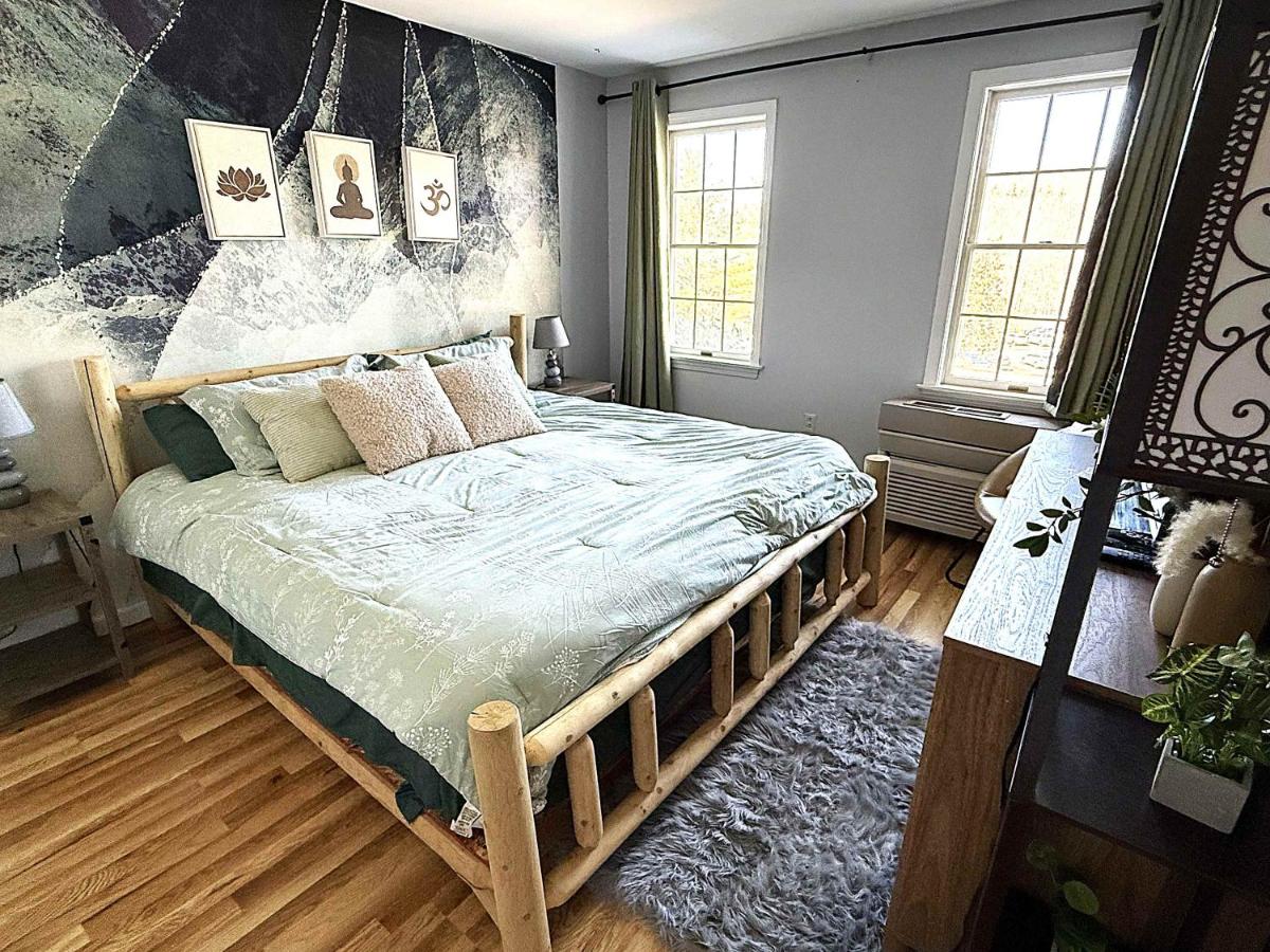 Jurassic Dino Suite Jiminy-Must See Sleeps 4 - Housity