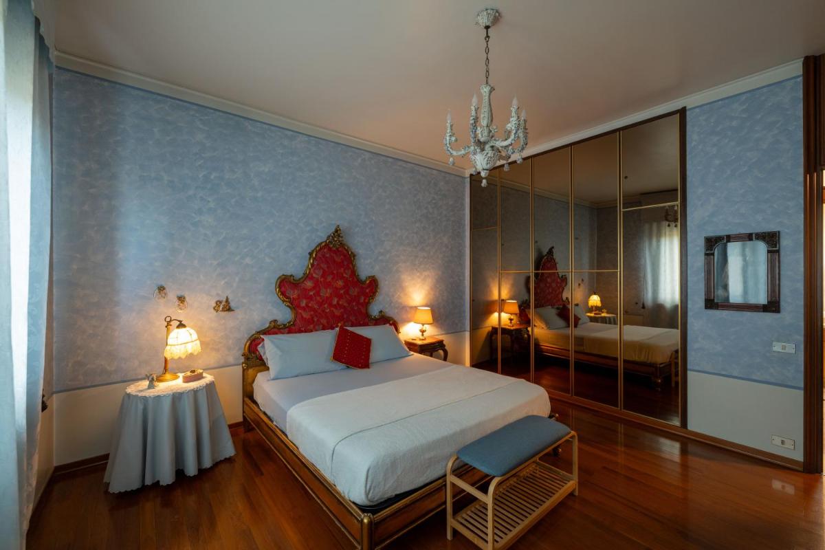 Sunflower House - Housity