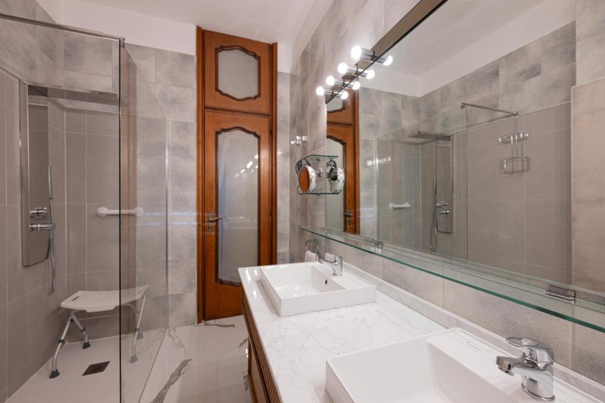 Sunflower House - Housity