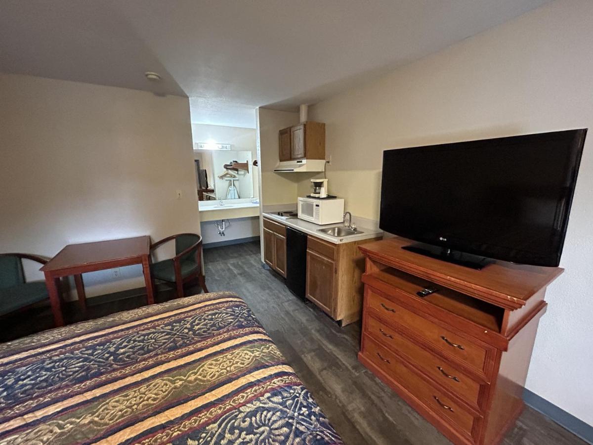 Lodge Inn Extended Stay - Housity