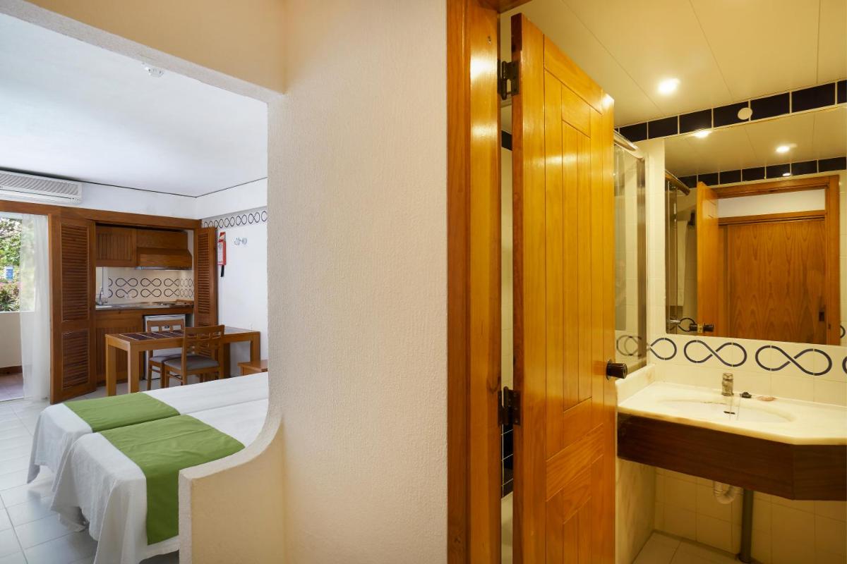 Uma casa de banho em Golden Club Cabanas