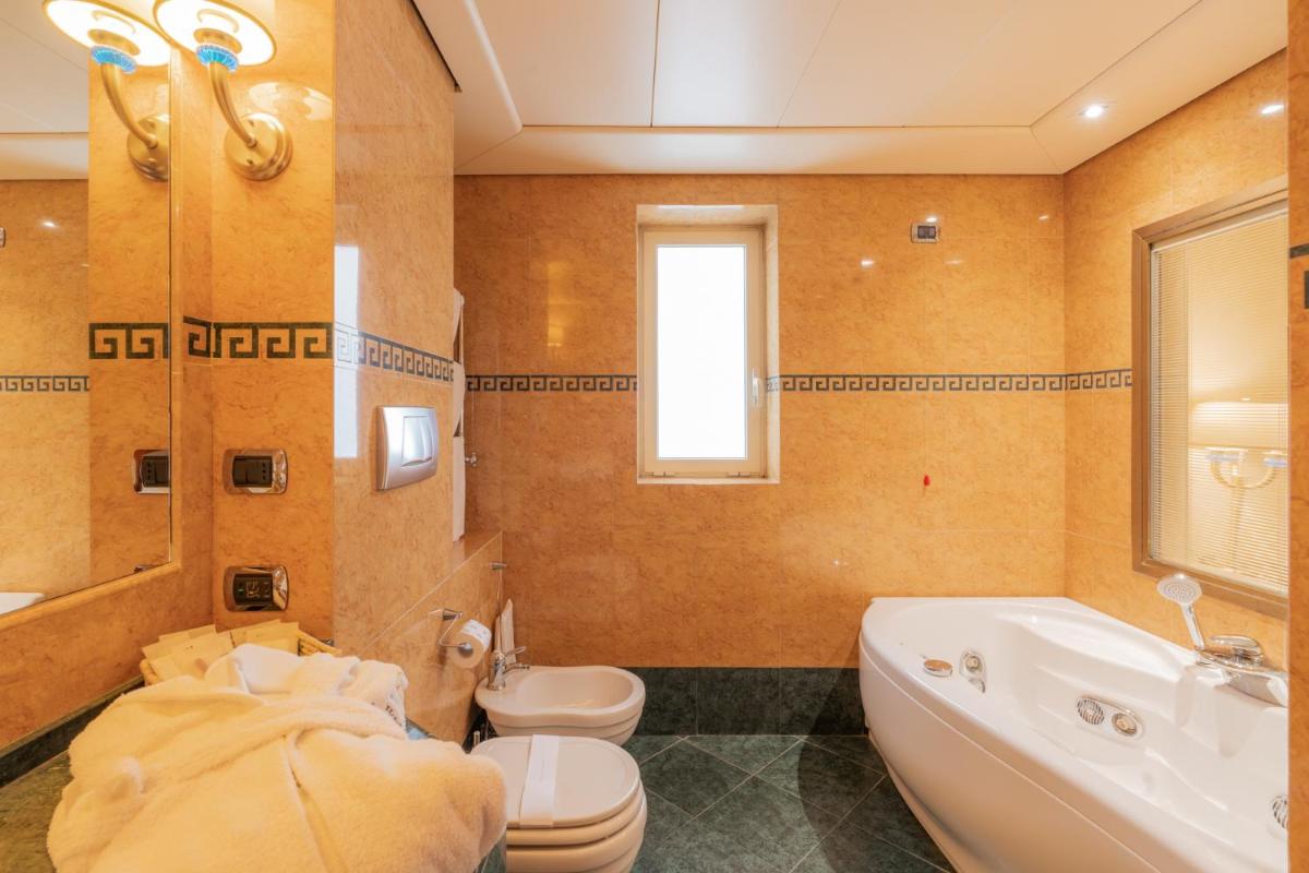 Hotel Pineta Palace - Housity
