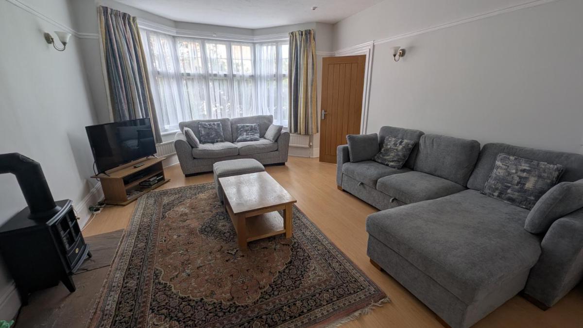 Buile Hill Holiday Flats - Housity