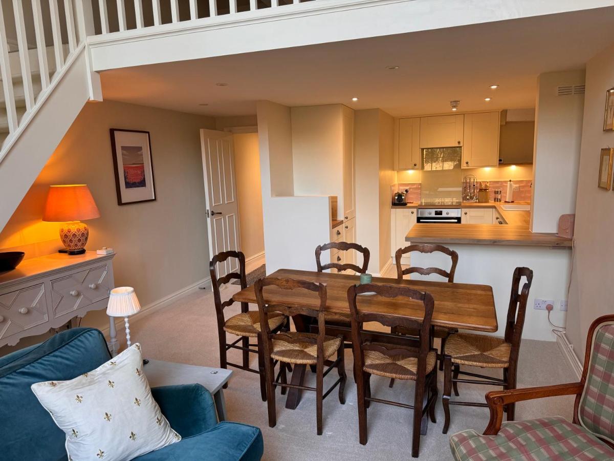Unique garden flat in converted chapel - Hungerford - Housity
