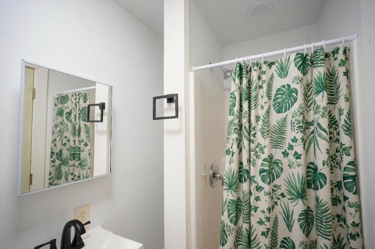 Alexander's Lodge - Housity