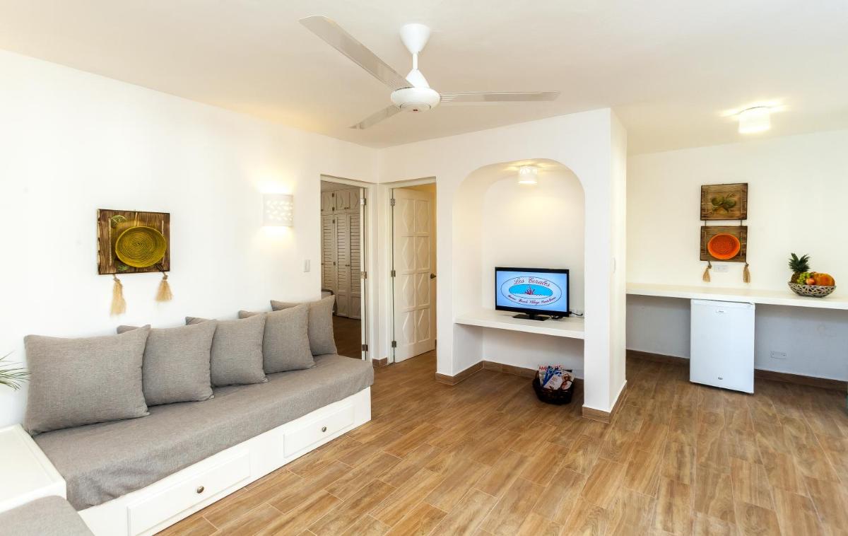 Los Corales Beach Village - Housity