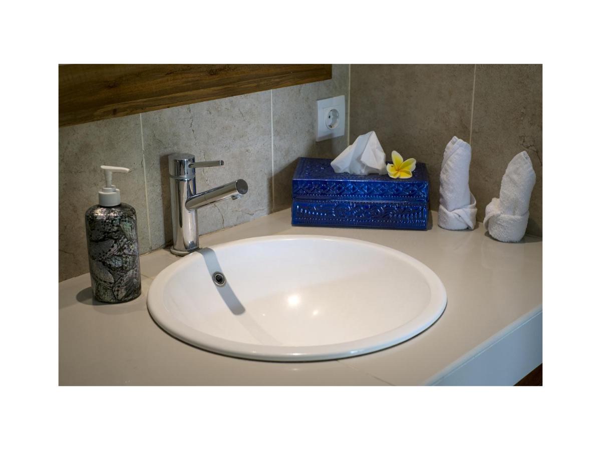Suitetrails - Narendra Guest House