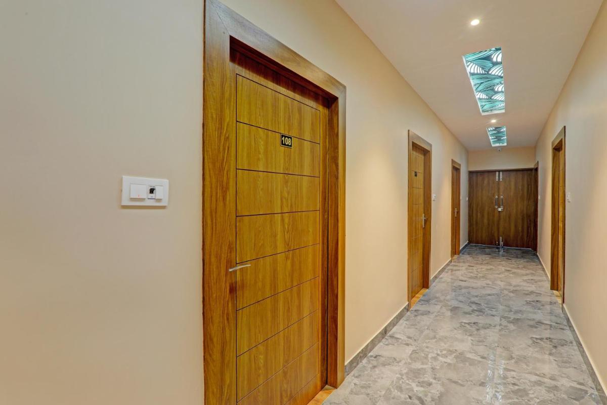 OYO Flagship Royal Regency Palace - Housity