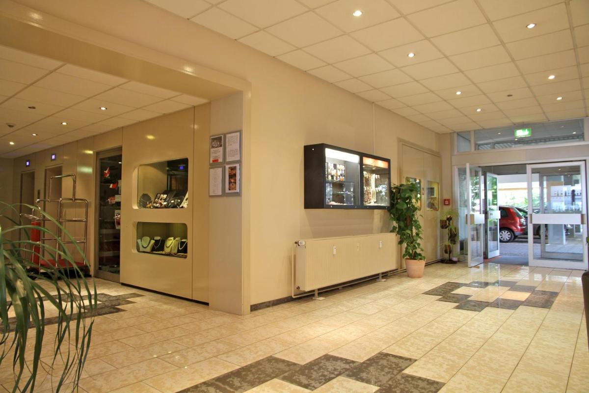 Opal Hotel - Housity
