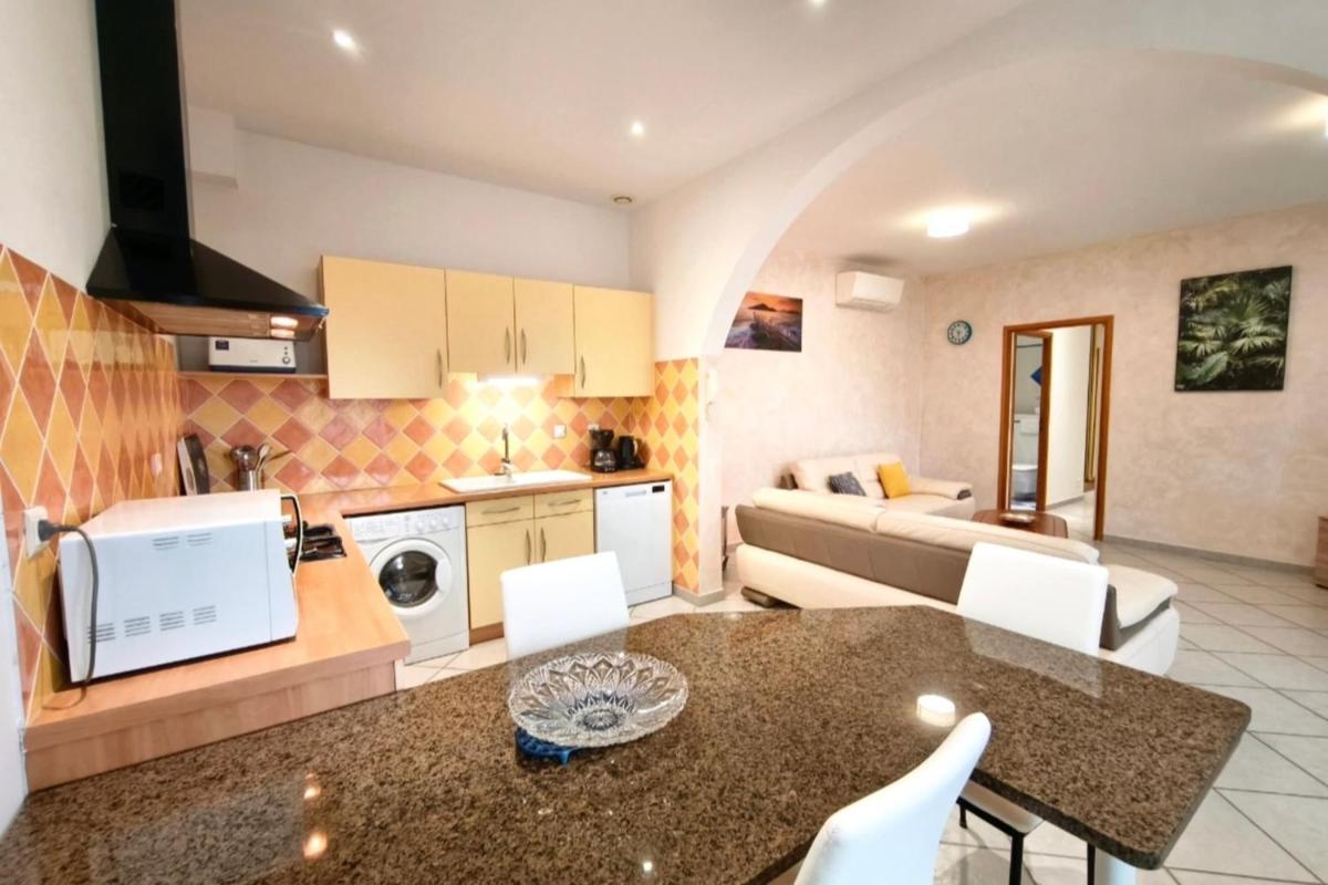 Charming house with terrace and view in Appietto - Housity