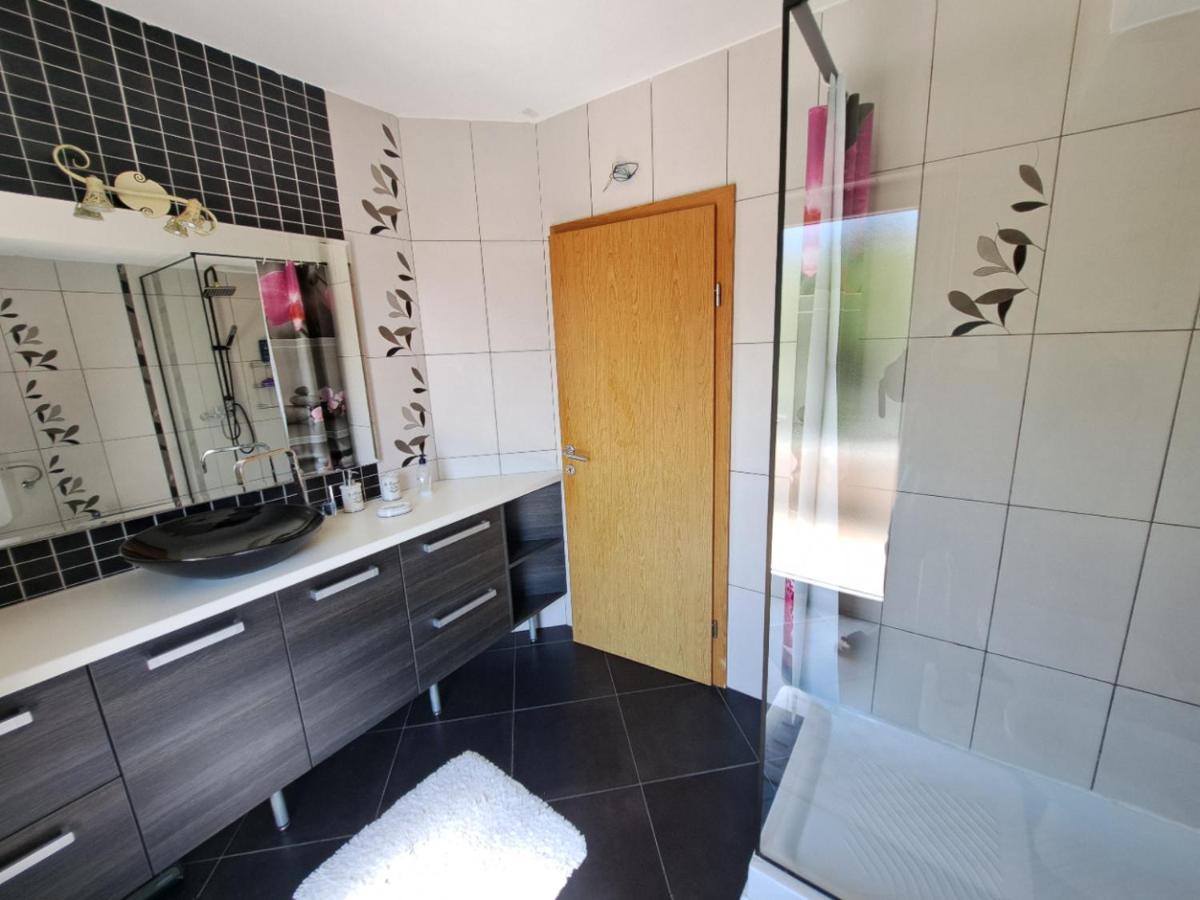Luxury Apartment Emily with Amazing Sea View - Housity