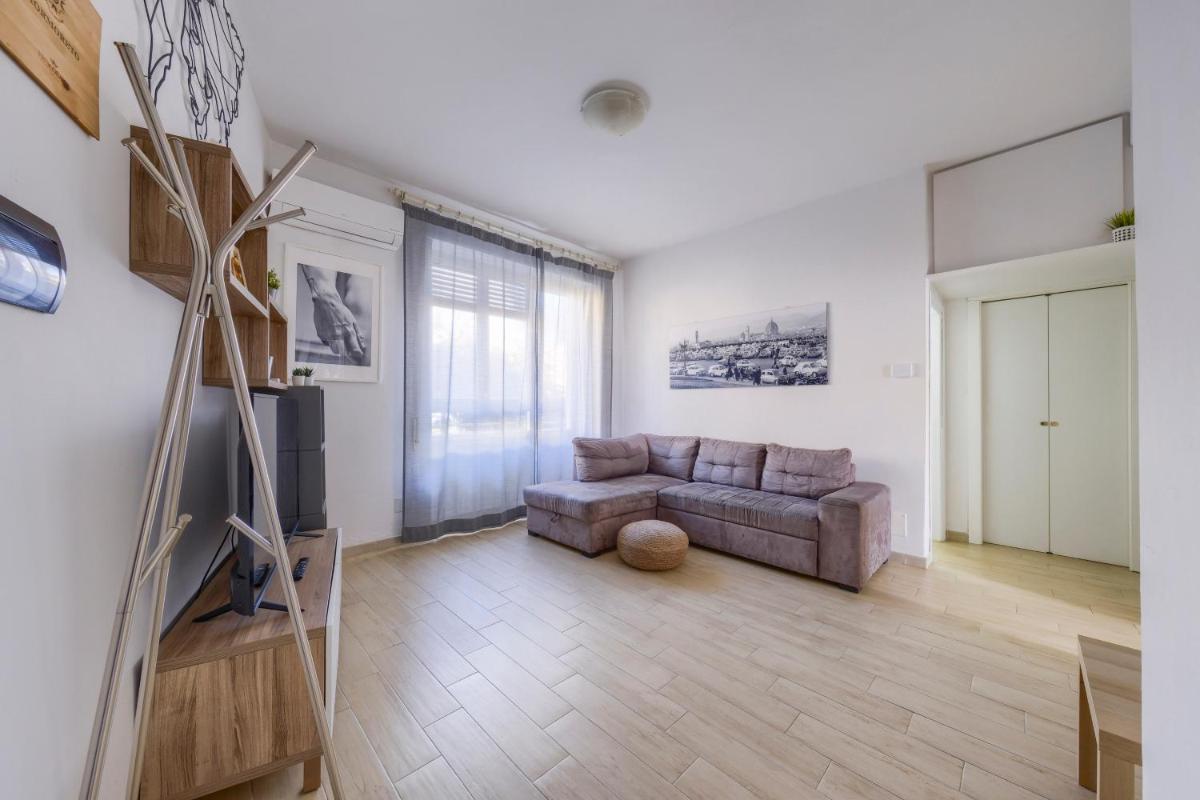 TwelveHolly apartment - Hizvo