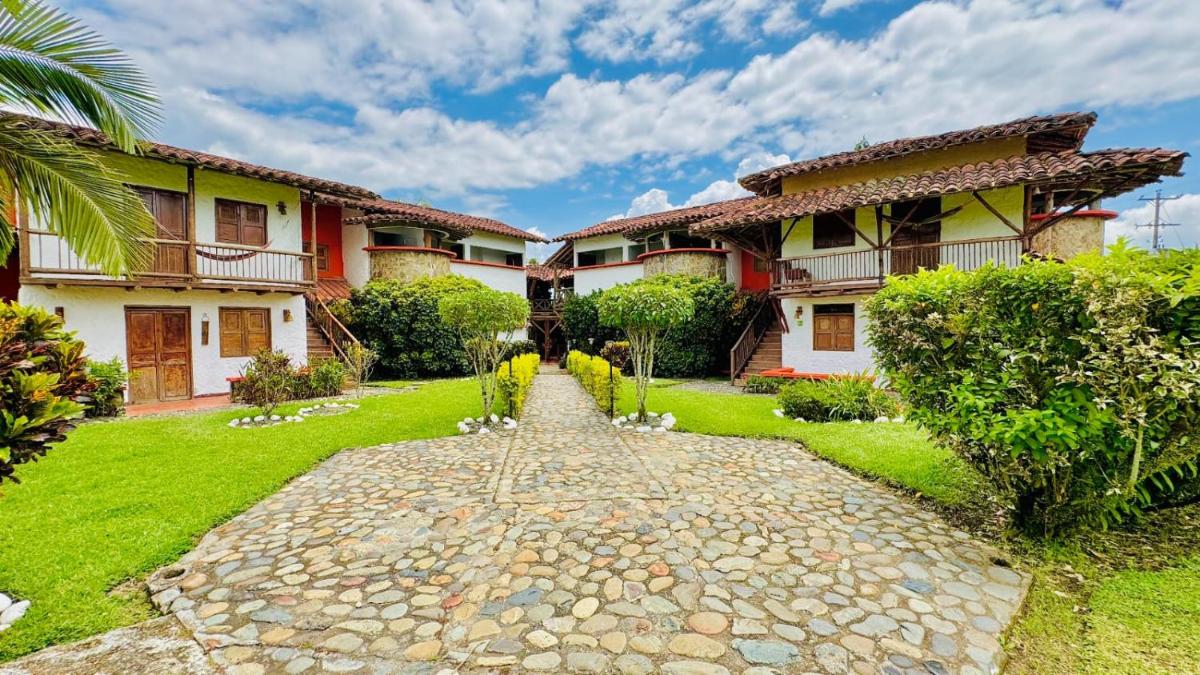 finca hotel palmas frente a panaca - Housity