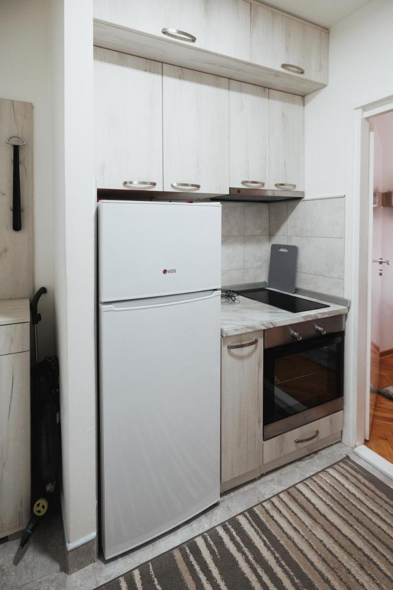 LUX Apartman Jugi PARKING public free - Hizvo