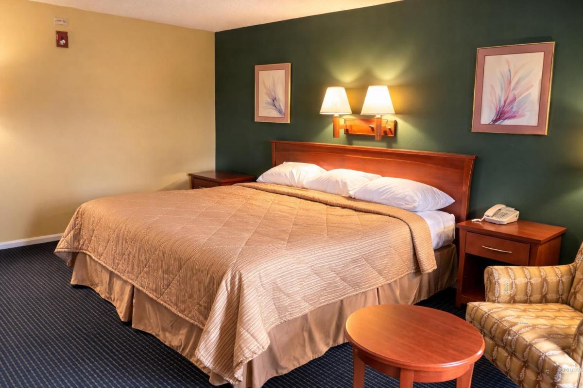 Americas Best Inn - Savannah I-95 - Hizvo