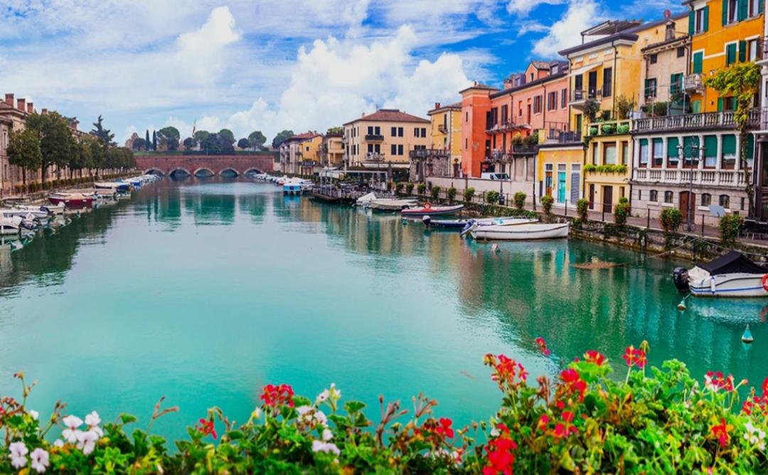 Old Town Apartment with Terrace - Live Love Lake - Housity