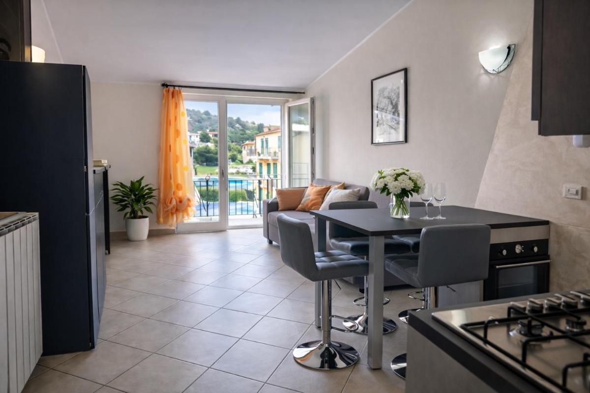 Appartamento Vista mare con Piscina Cala di Sole - Housity