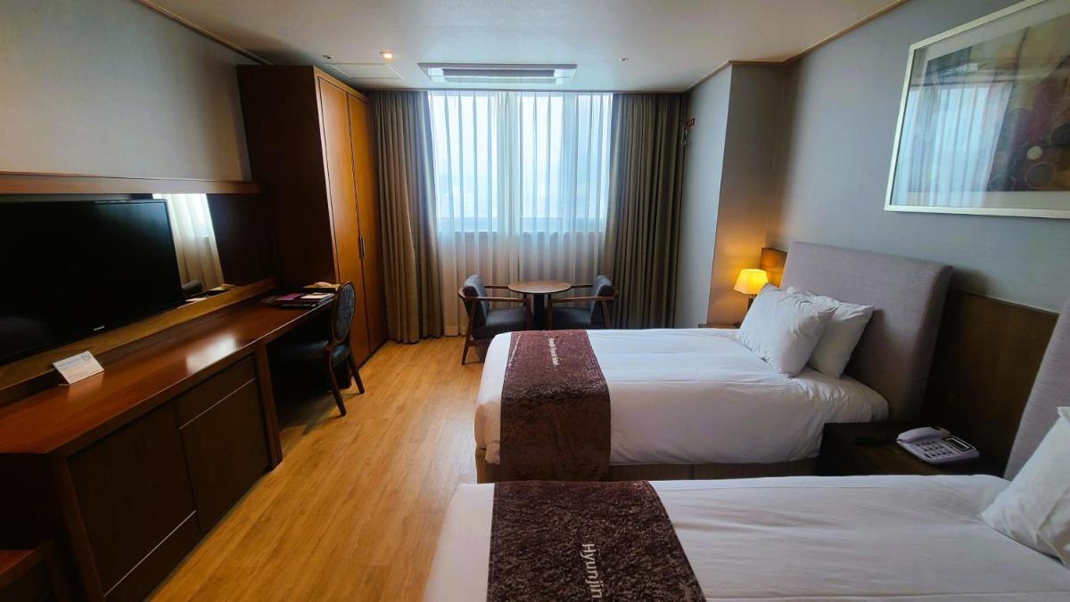 Hyunjin Tourist Hotel - Housity