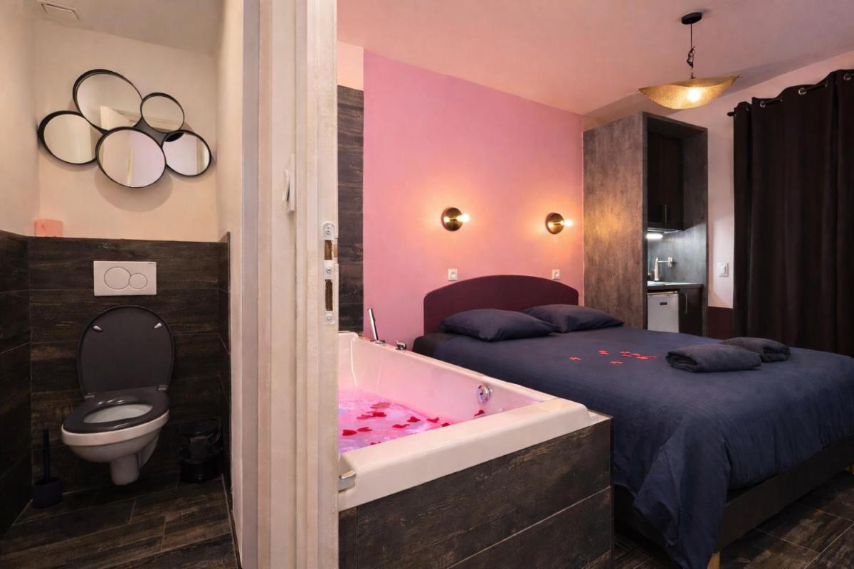 LOVE ROOM - SPECIAL AMOUREUX - HYPER CENTRE - Lorient - Housity